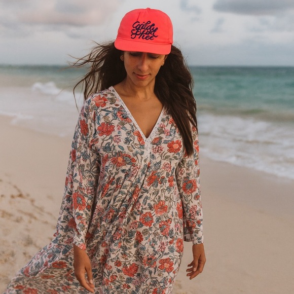 Hot Neon Pink Glittery High Crown Bling Ladies Glam Baseball Trucker Cap Hat - Picture 6 of 9